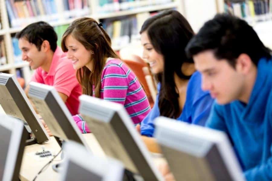 How Many Students Can You Have on Moodle?